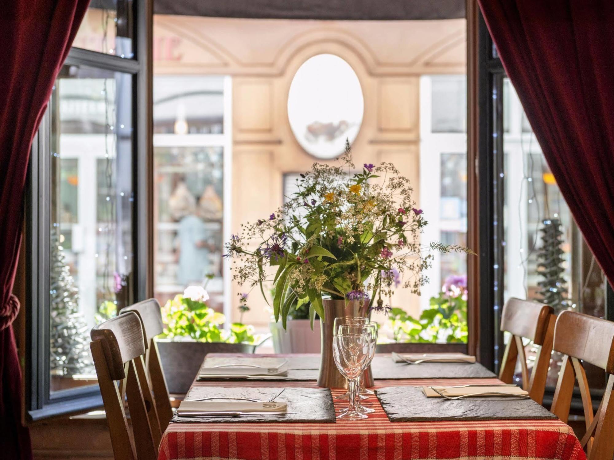 De Russie Hotel 3*